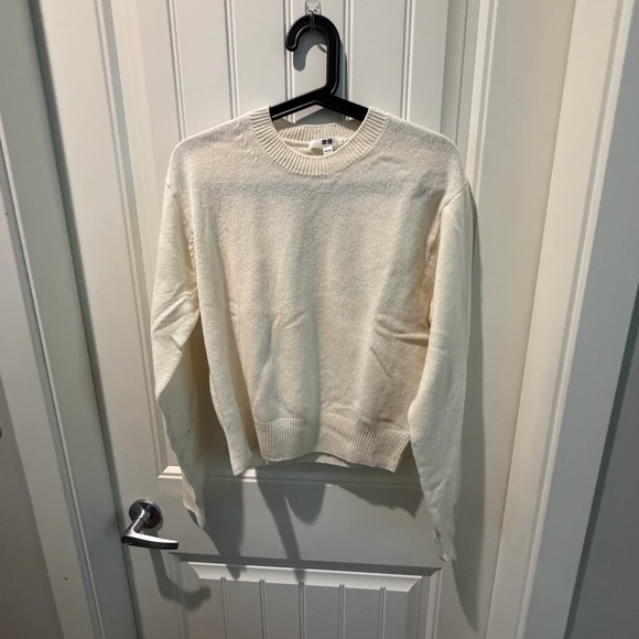 Uniqlo Tops - Uniqlo long sleeve wool top